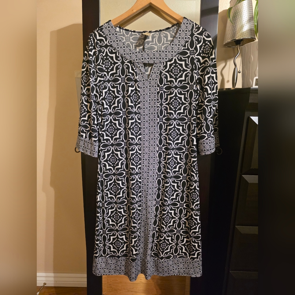 Elegant Black and White Patterned Dress